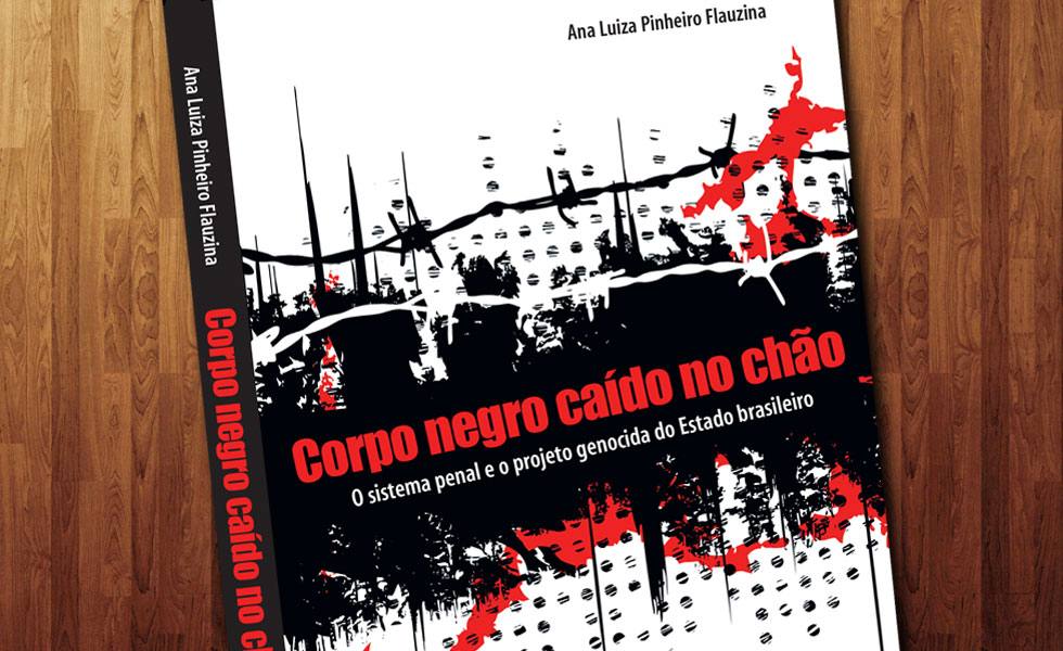 CORPO NEGRO CAÍDO NO CHÃO